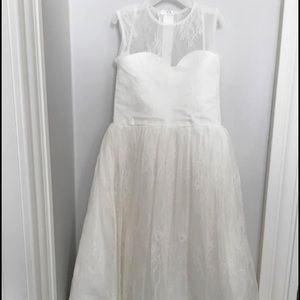 Hi! I'm Flowergirl Lace Dress! 🤍